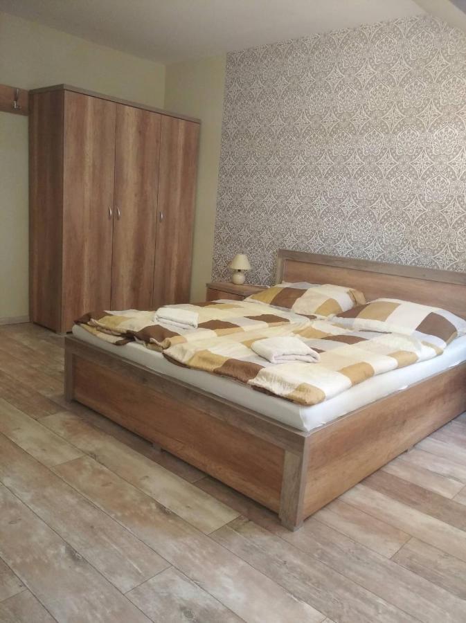 Verba Tanya Bed and Breakfast Kotaj Esterno foto
